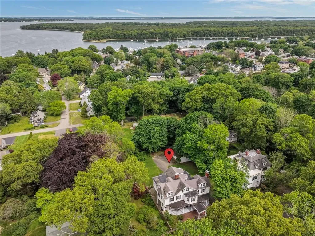 204 Spencer Avenue Warwick RI 02818