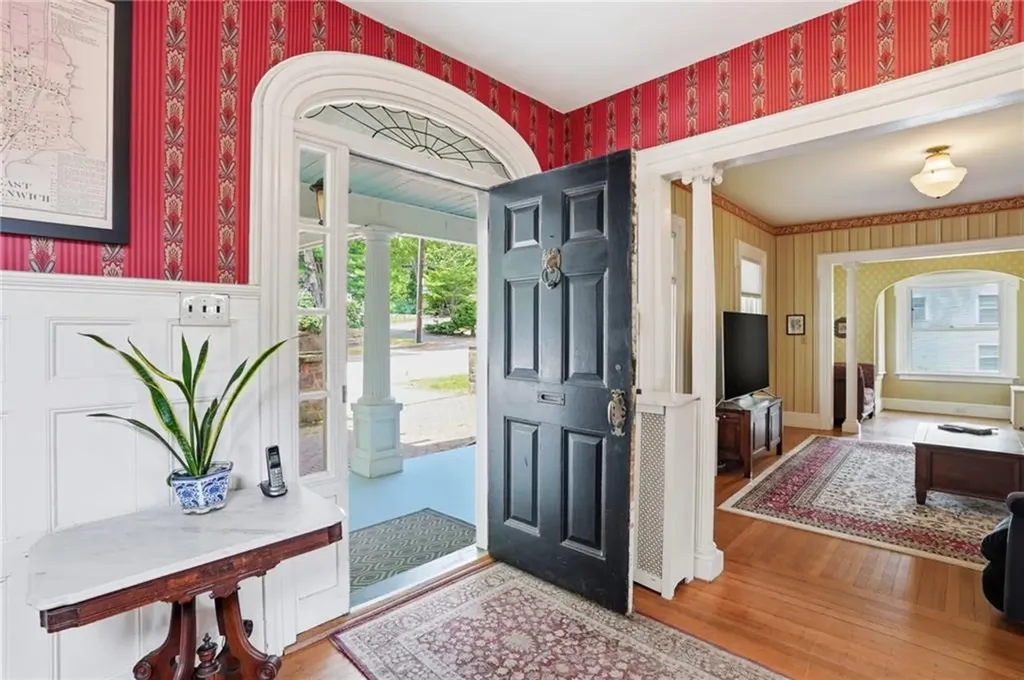 204 Spencer Avenue Warwick RI 02818