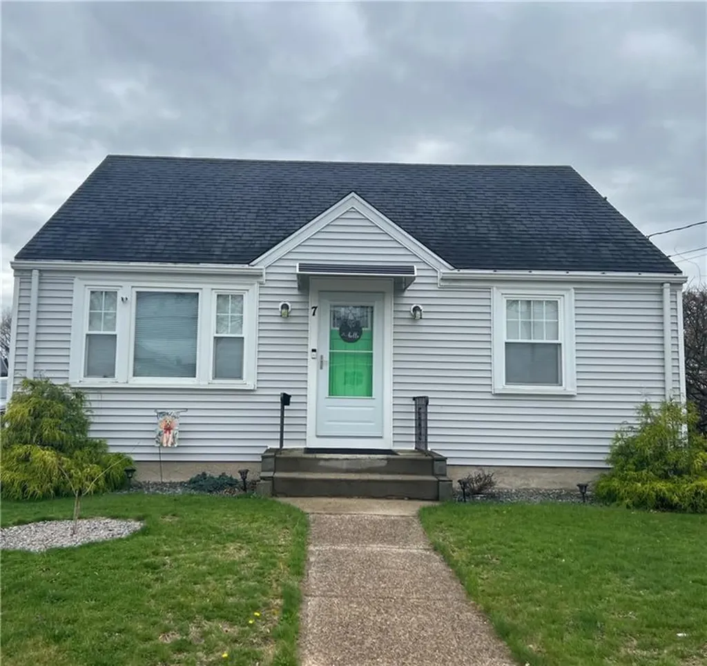 7 Bella Avenue Pawtucket RI 02861