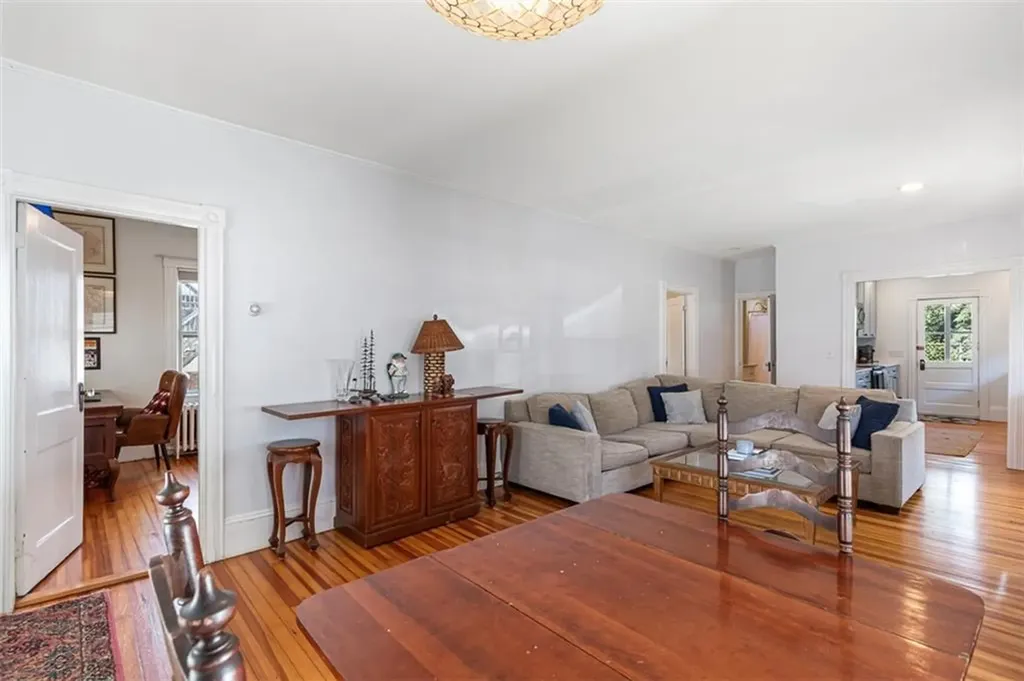 4 Findlay Place Newport RI 02840
