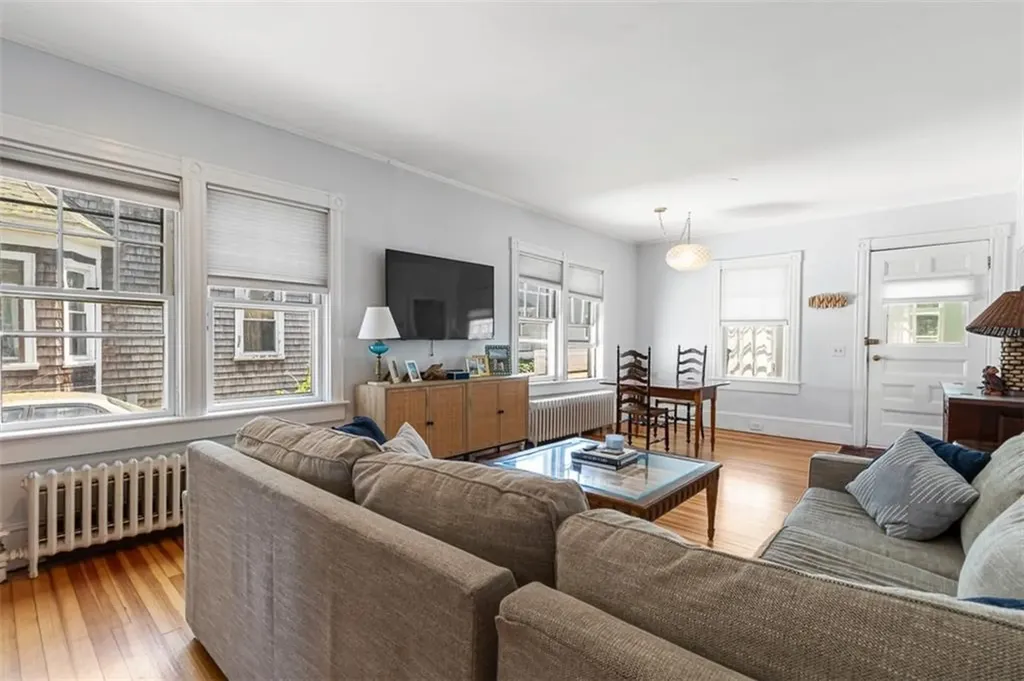 4 Findlay Place Newport RI 02840