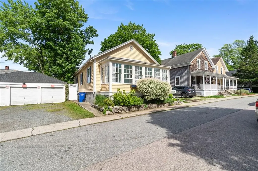4 Findlay Place Newport RI 02840