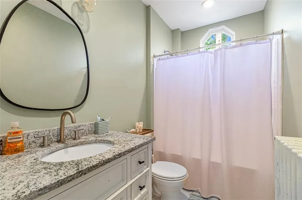 4 Findlay Place Newport RI 02840