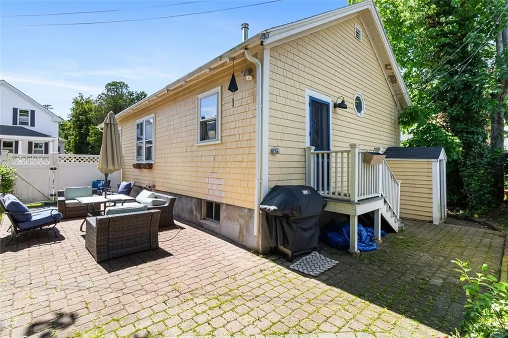 4 Findlay Place Newport RI 02840