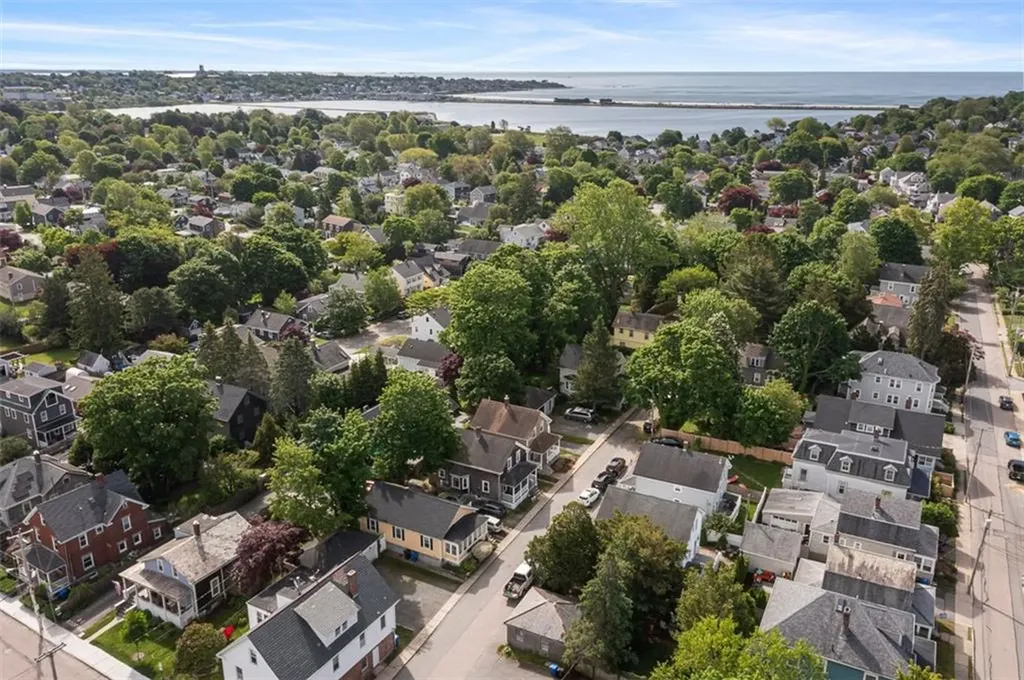 4 Findlay Place Newport RI 02840