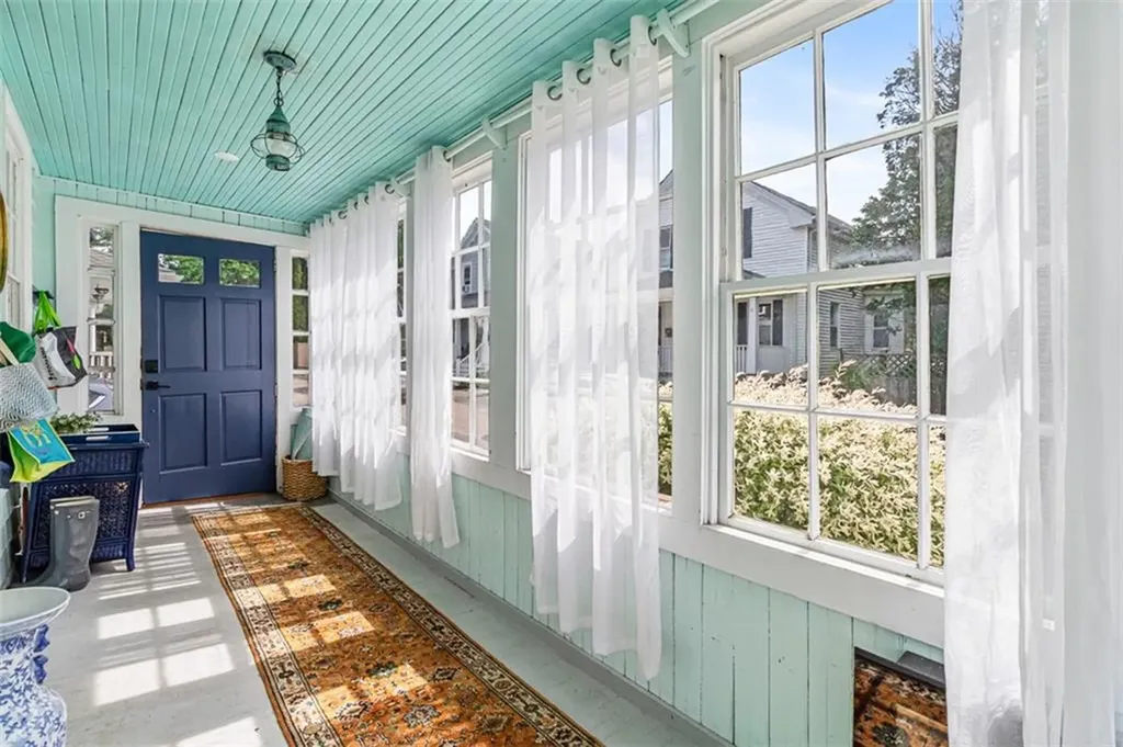 4 Findlay Place Newport RI 02840