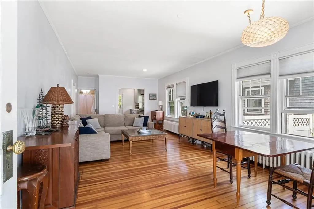 4 Findlay Place Newport RI 02840