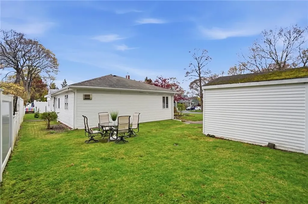 11 Cedar Drive Bristol RI 02809