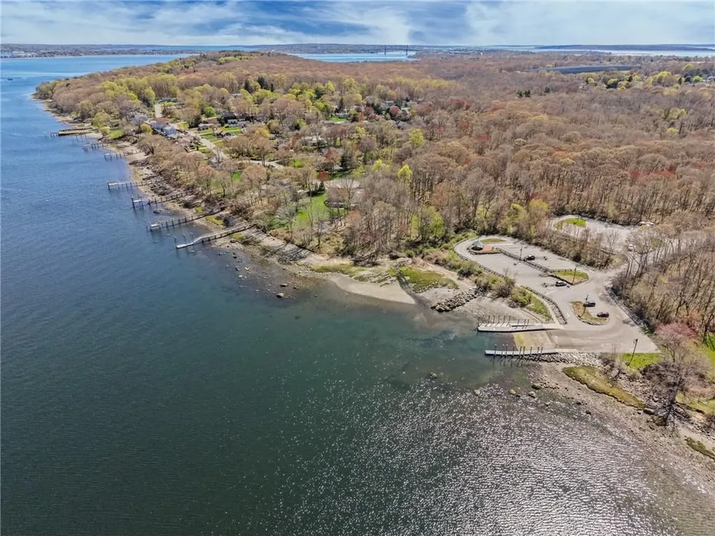 11 Cedar Drive Bristol RI 02809
