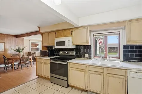 11 Cedar Drive Bristol RI 02809