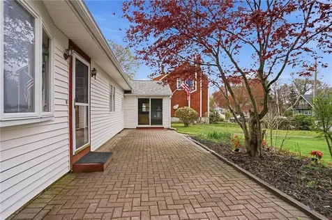 11 Cedar Drive Bristol RI 02809