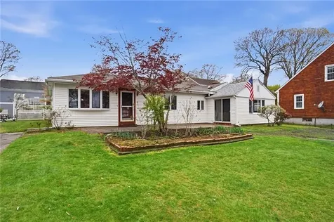 11 Cedar Drive Bristol RI 02809