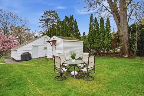 11 Cedar Drive Bristol RI 02809
