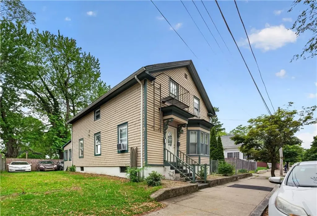 8 Arlington Avenue Cranston RI 02920