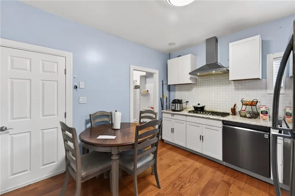 8 Arlington Avenue Cranston RI 02920