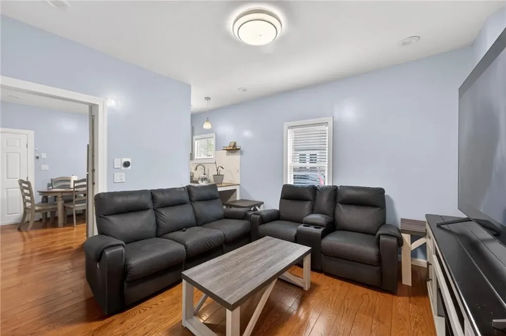 8 Arlington Avenue Cranston RI 02920