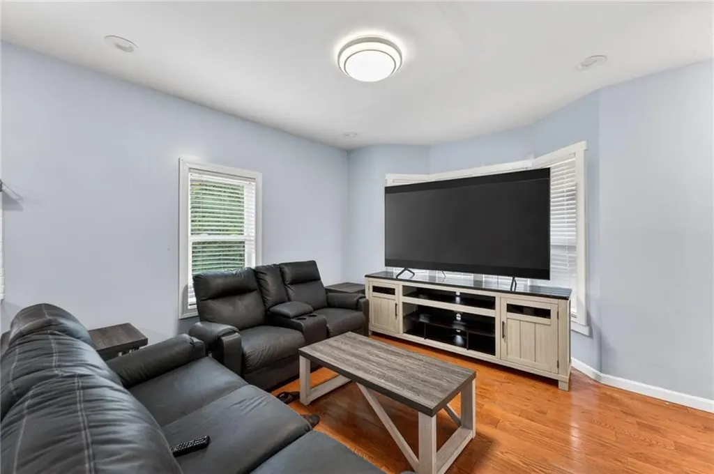8 Arlington Avenue Cranston RI 02920