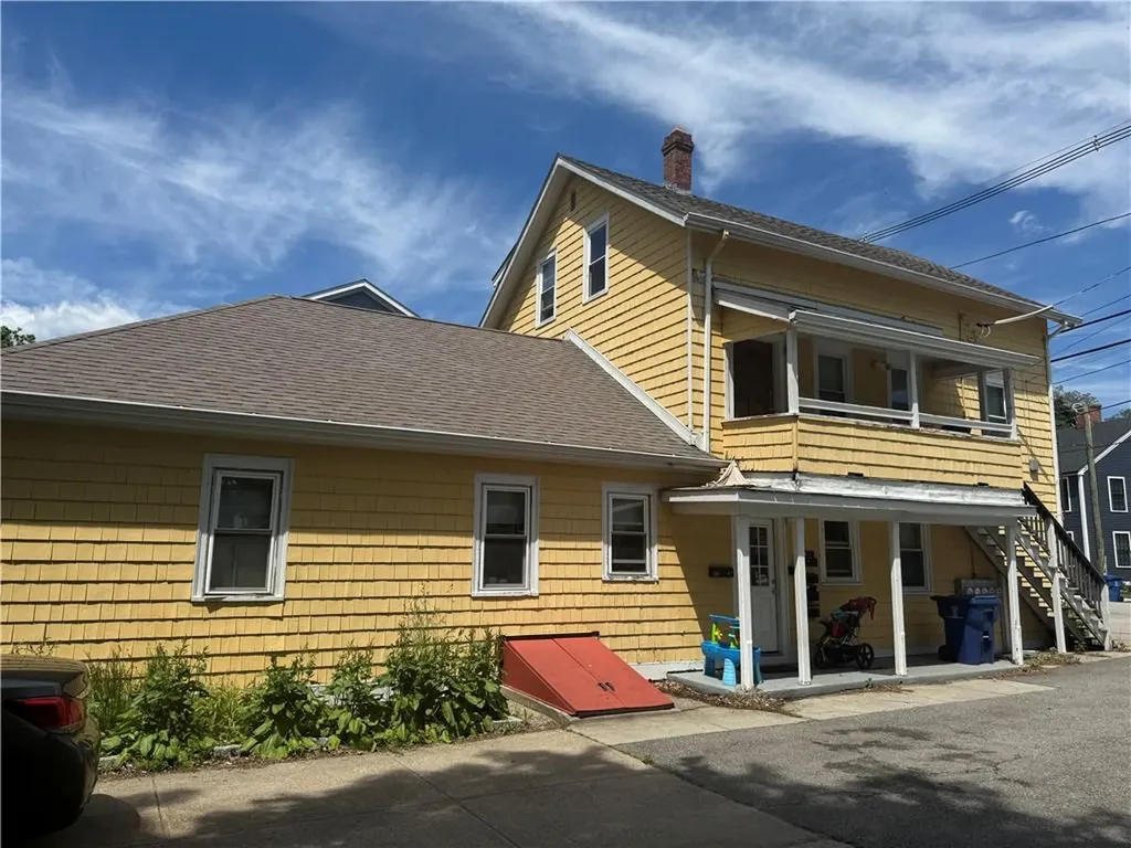 91 103 Duke Street East Greenwich RI 02818