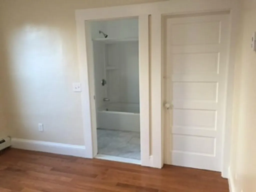 91 103 Duke Street East Greenwich RI 02818