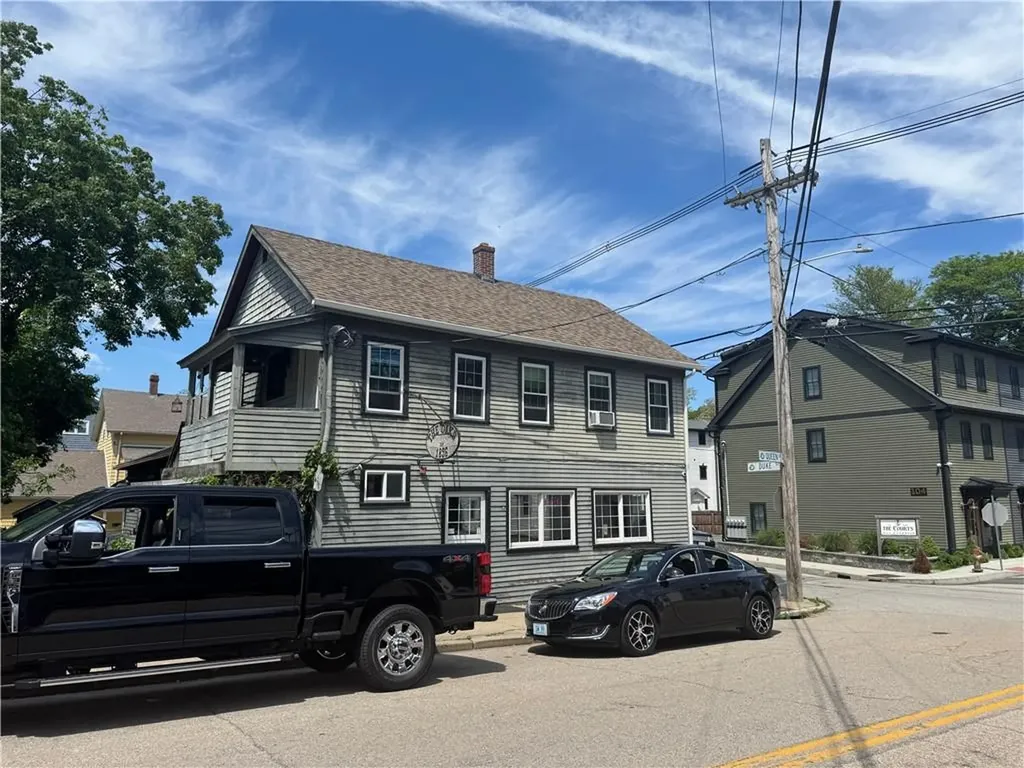 91 103 Duke Street East Greenwich RI 02818