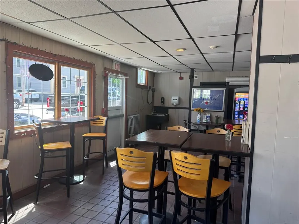 91 103 Duke Street East Greenwich RI 02818