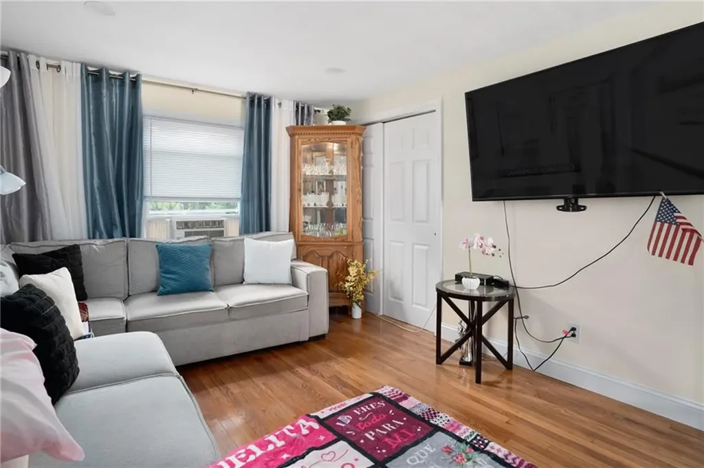 370 Montgomery Avenue Cranston RI 02905