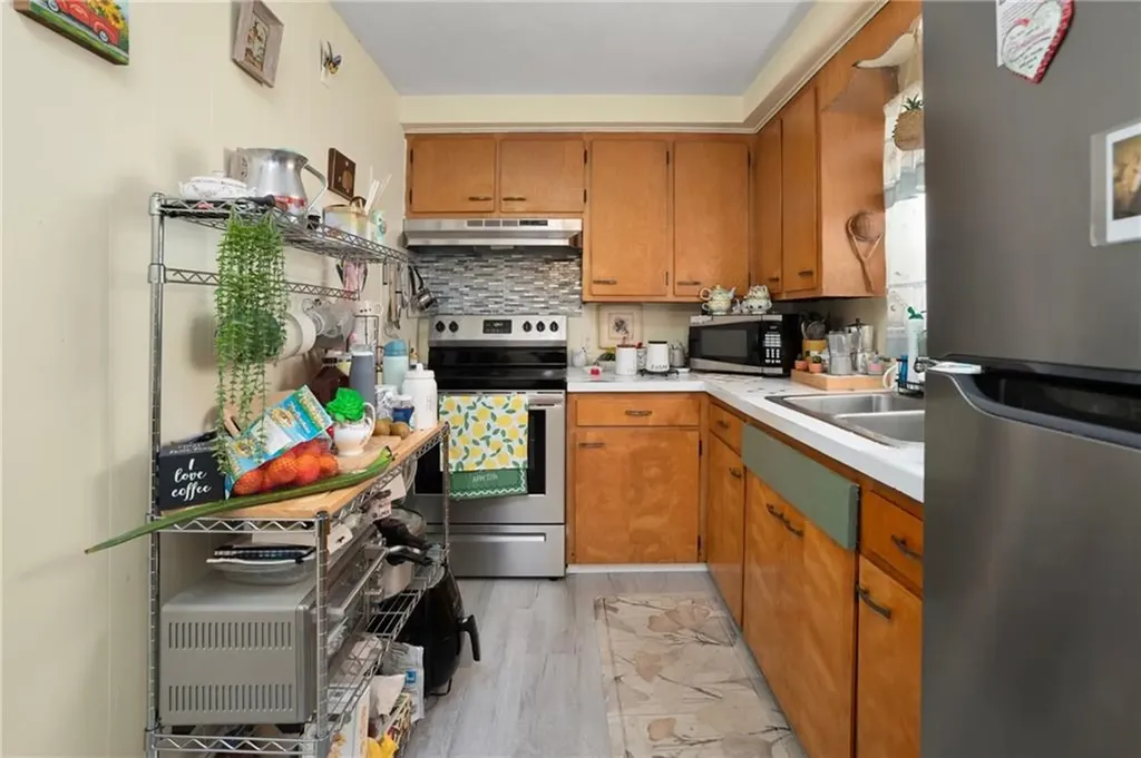 370 Montgomery Avenue Cranston RI 02905