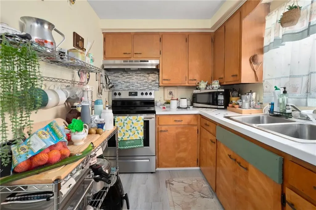 370 Montgomery Avenue Cranston RI 02905