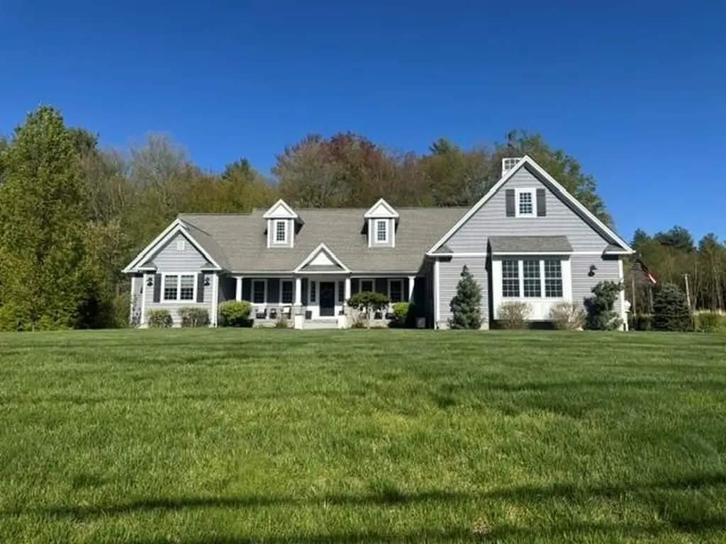 61 Oak Street Douglas MA 01516