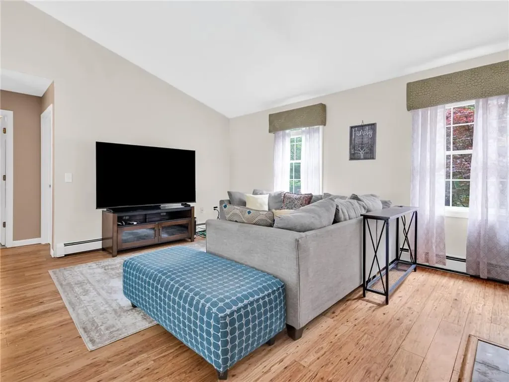 167 Vernon Drive Glocester RI 02814