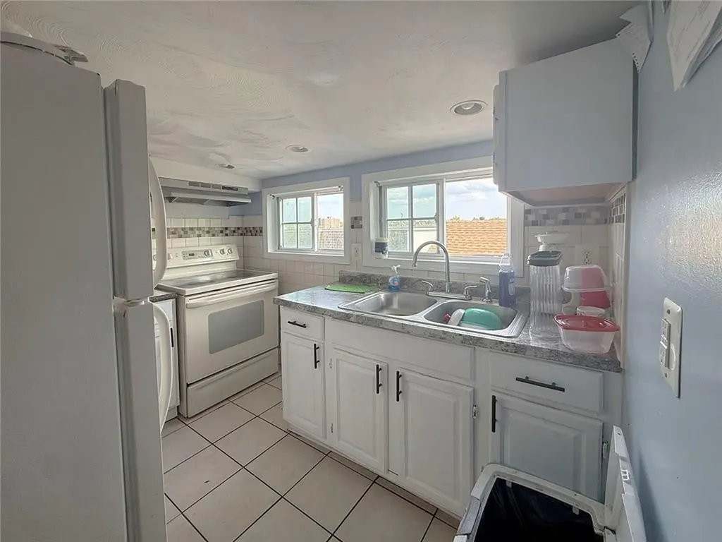 77 Julian Street Providence RI 02909