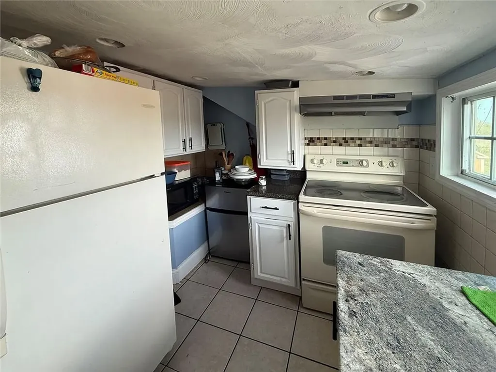77 Julian Street Providence RI 02909