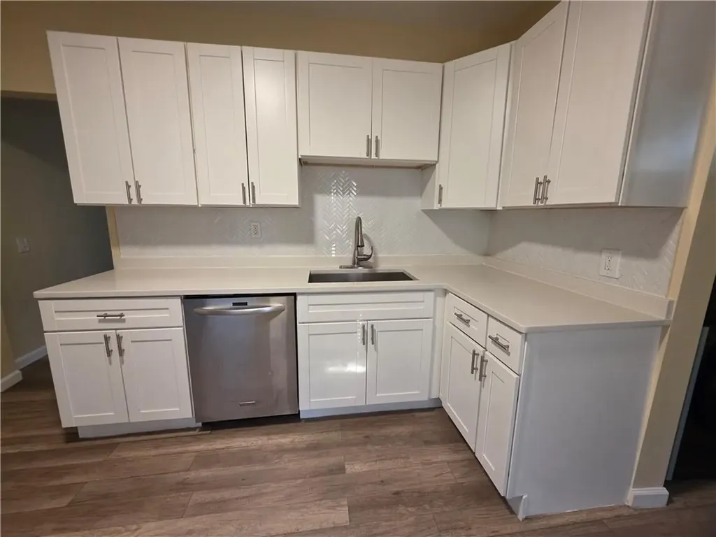 28 Carver Street Pawtucket RI 02860