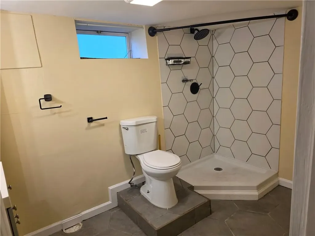 28 Carver Street Pawtucket RI 02860