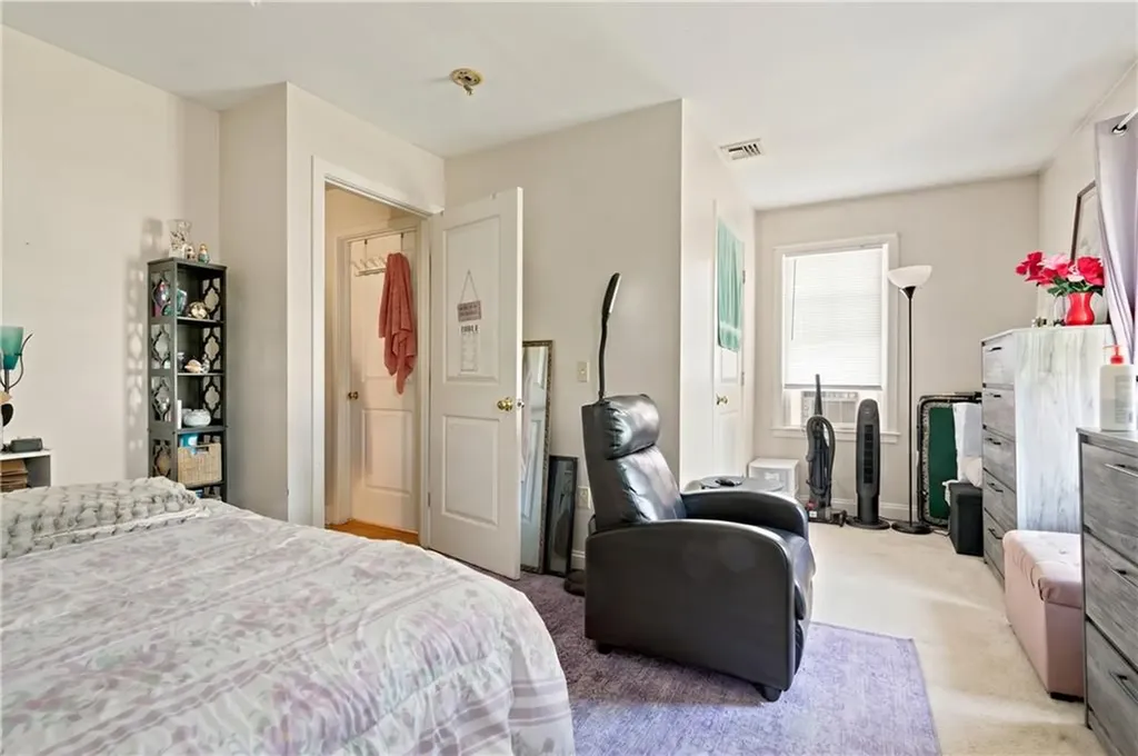 221 Early Street Providence RI 02907