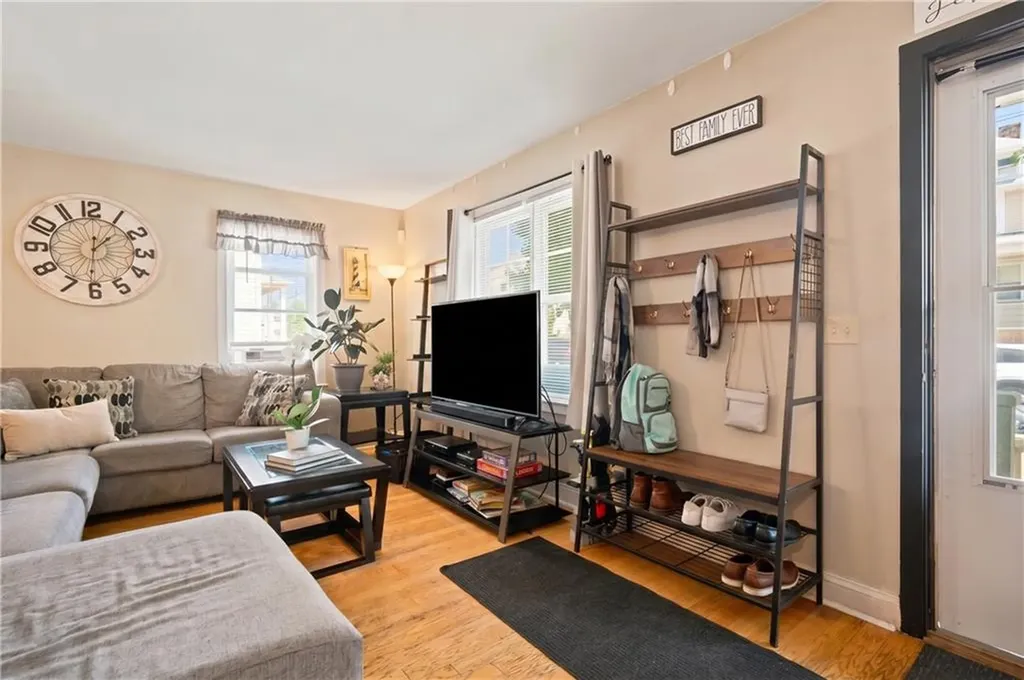 221 Early Street Providence RI 02907