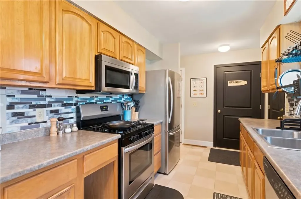 221 Early Street Providence RI 02907