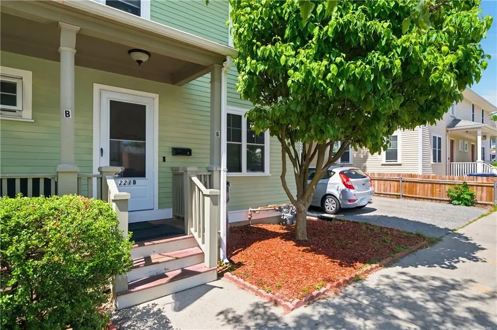 221 Early Street Providence RI 02907