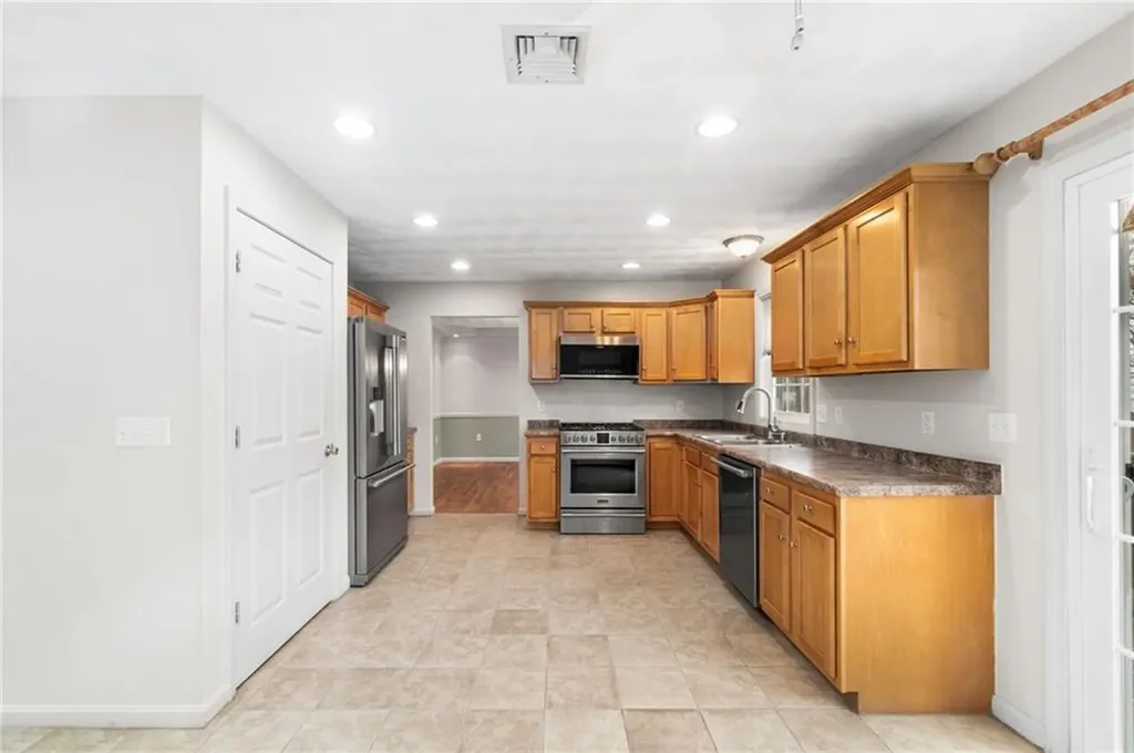25 Plaza Street Cranston RI 02920