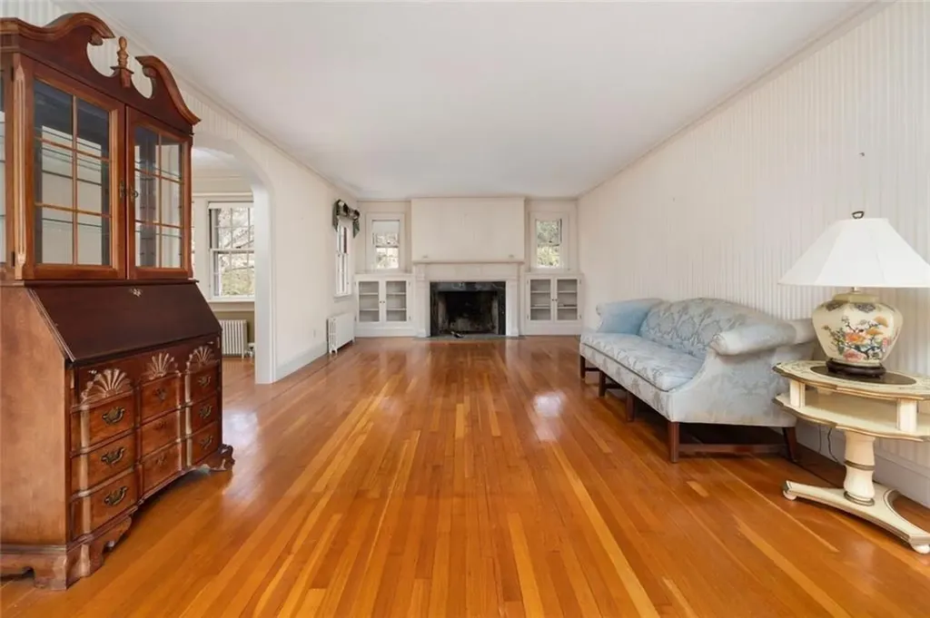 555 Great Road Lincoln RI 02865