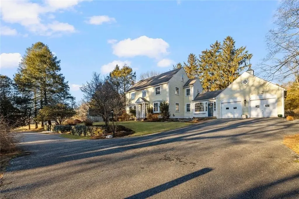 555 Great Road Lincoln RI 02865