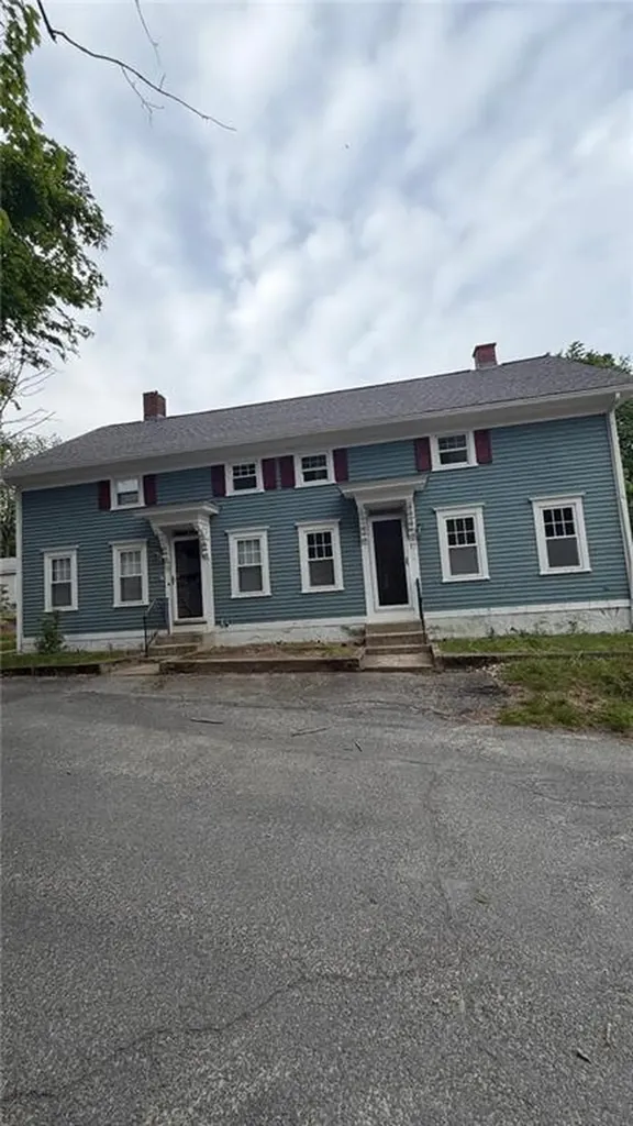 17 Ives Street Scituate RI 02831