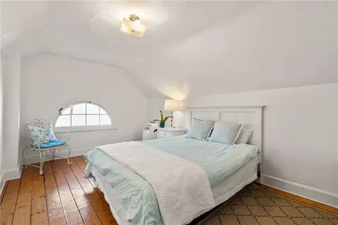 34 Bull Street Newport RI 02840