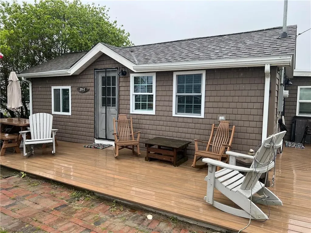 271 E Great Island Road Narragansett RI 02882