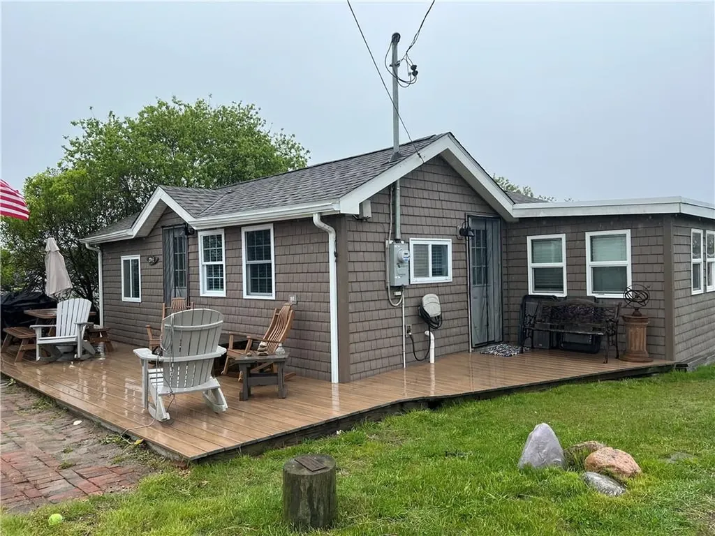 271 E Great Island Road Narragansett RI 02882