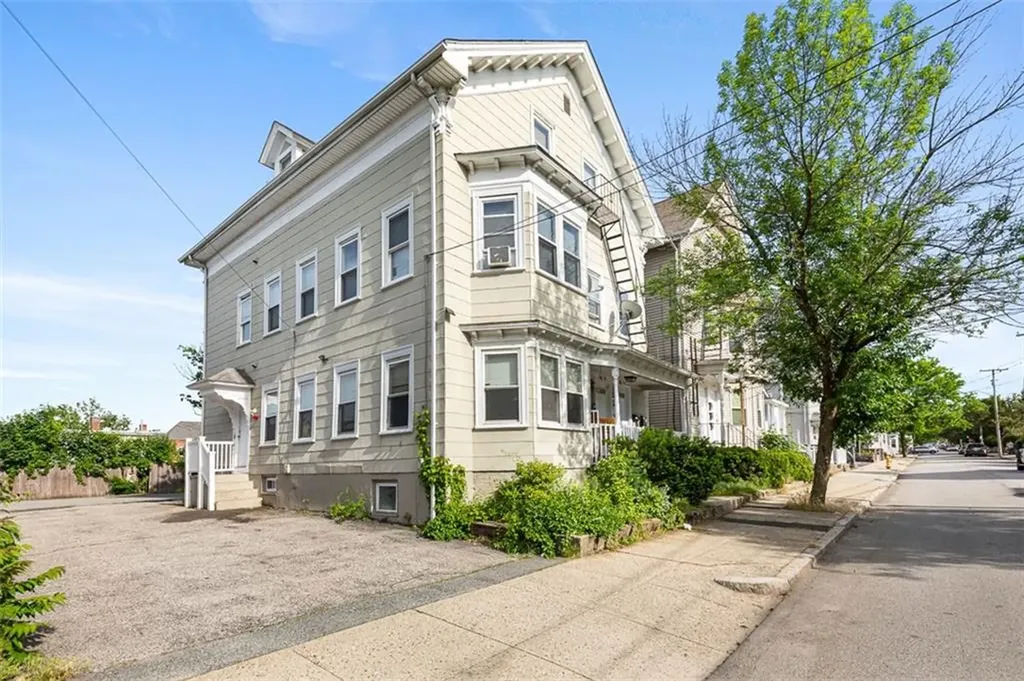 138 Garden Street Pawtucket RI 02860