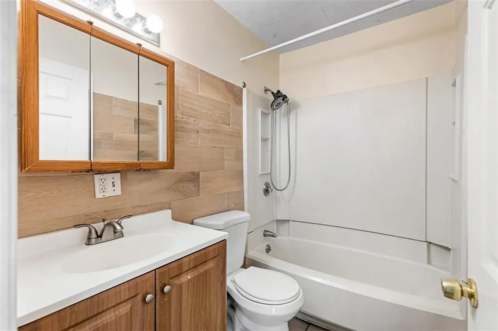 138 Garden Street Pawtucket RI 02860