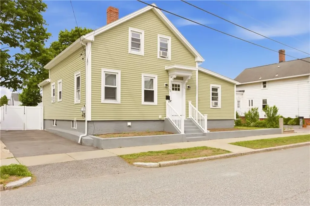 88 Grove Avenue East Providence RI 02914
