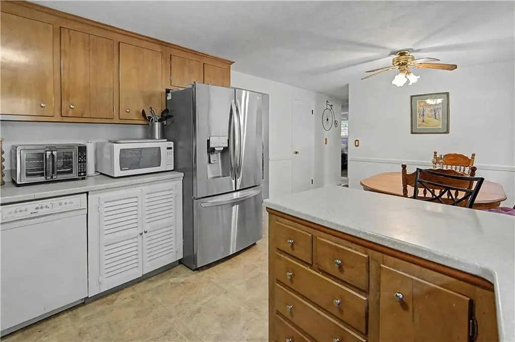 25 Walker Road Warwick RI 02889