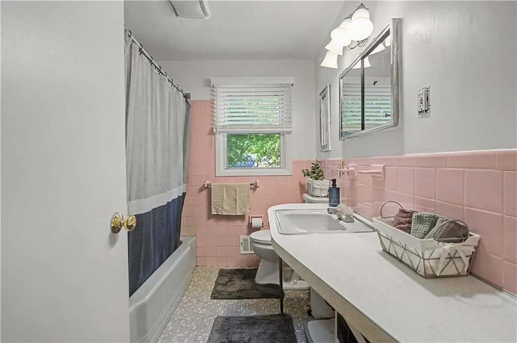 25 Walker Road Warwick RI 02889